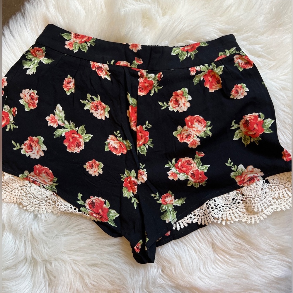 Floral crochet trim shorts
